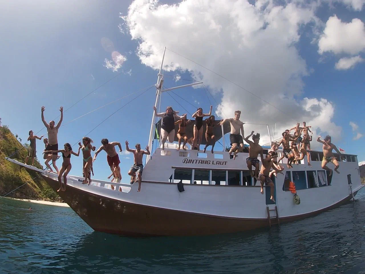 Komodo Island Tour from Lombok 2026: The Ultimate Sailing Guide